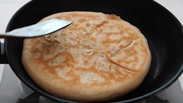 Картопля, сир і хрумке тісто: рецепт смачних коржиків, які хочеться готувати знову і знову