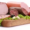 Барвники в ковбасі: яскраві кольори можуть нашкодити здоров'ю – як це легко перевірити