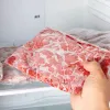 Лайфхак з TikTok: як швидко розморозити м'ясо без мікрохвильовки