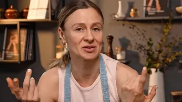 Федір, оливки і яйця: Ольга Мартиновська здивувала підписників рецептом шакшуки та показала нового собаку
