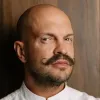 Яскраво, ароматно і соковито: Володимир Ярославський поділився рецептом ідеального кебабу