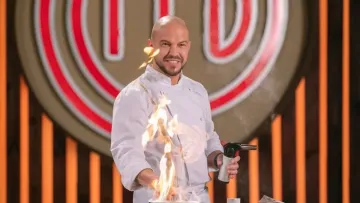 «Млинці, які завжди вдаються»: зірка «МастерШеф» Ярославський показав покроковий рецепт смачної страви 