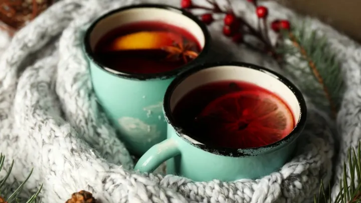 Оригінальні зимові напої без алкоголю, які зігріють та нададуть особливої атмосфери вашому вечору