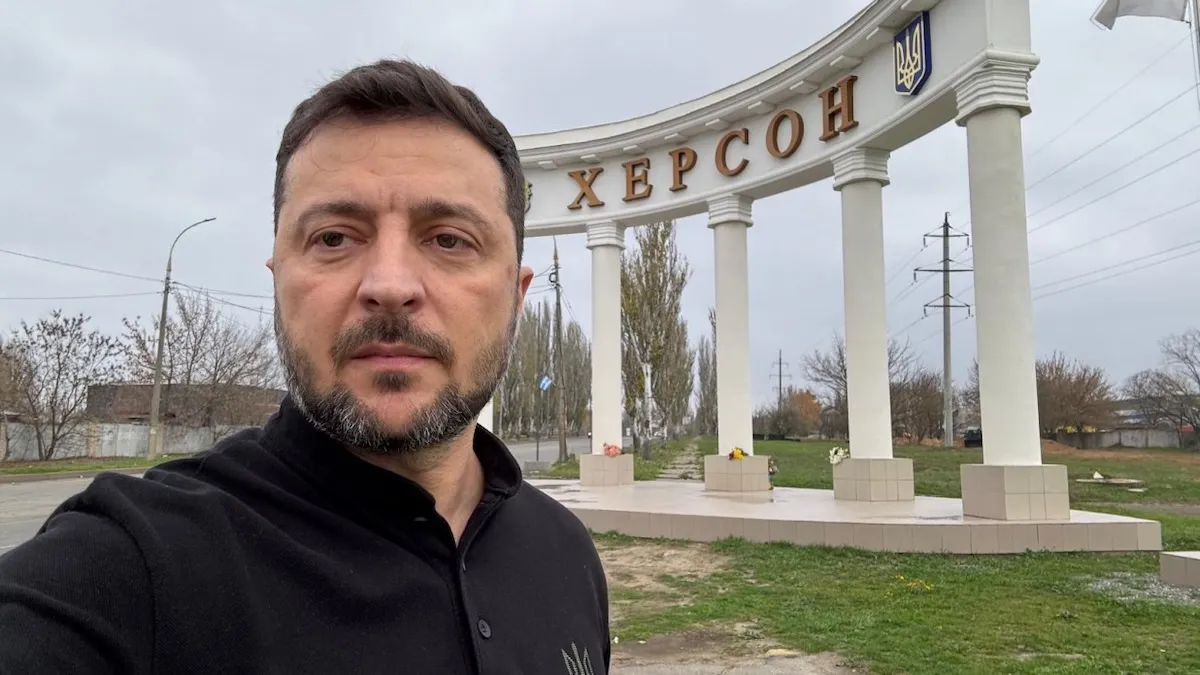 Слідом за Джолі: Зеленський приїхав у Херсон у день визволення міста – що робив президент у прифронтовій зоні