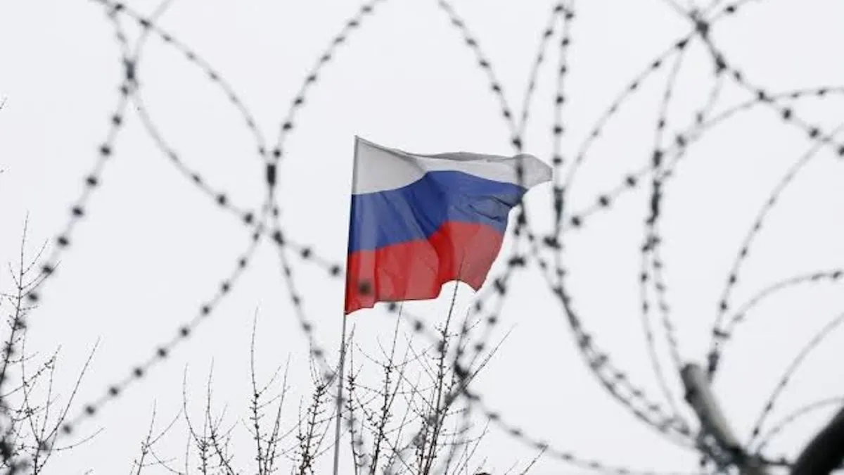 Більше ніякого особливого захисту: Зеленський підписав історичний закон щодо російської мови в Україні