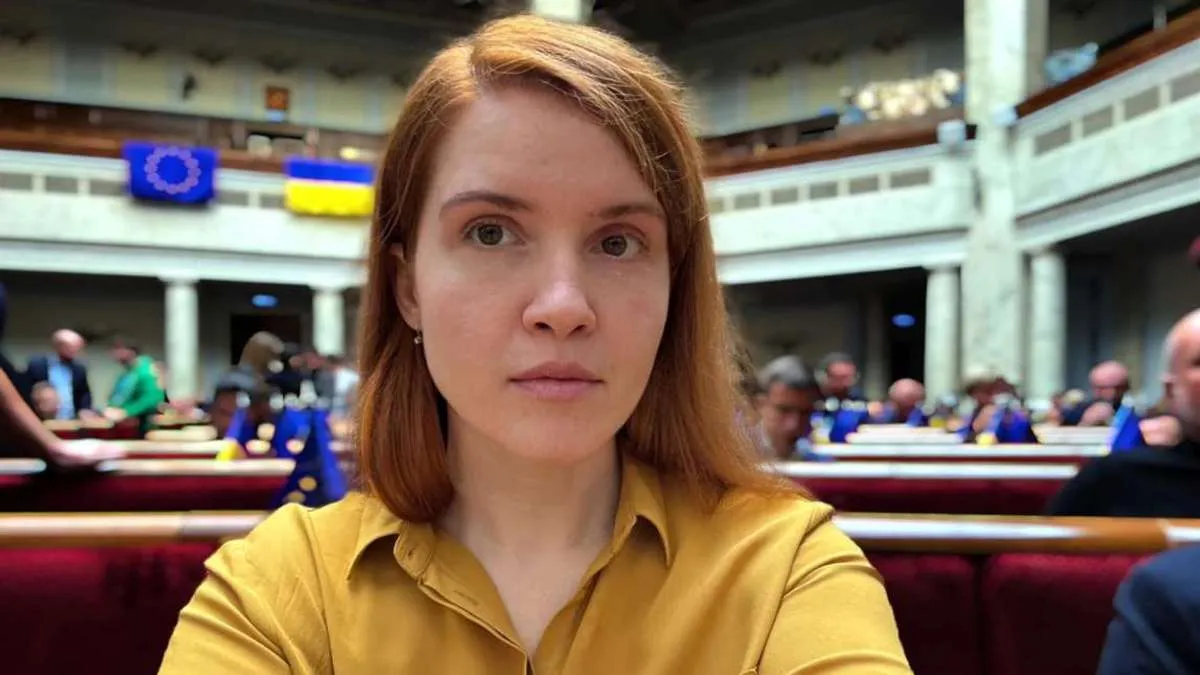 «Тополя, я...»: Безугла готова взяти гроші від лідера «Антитіла» на психіатра, лікуватися нардепка не планує