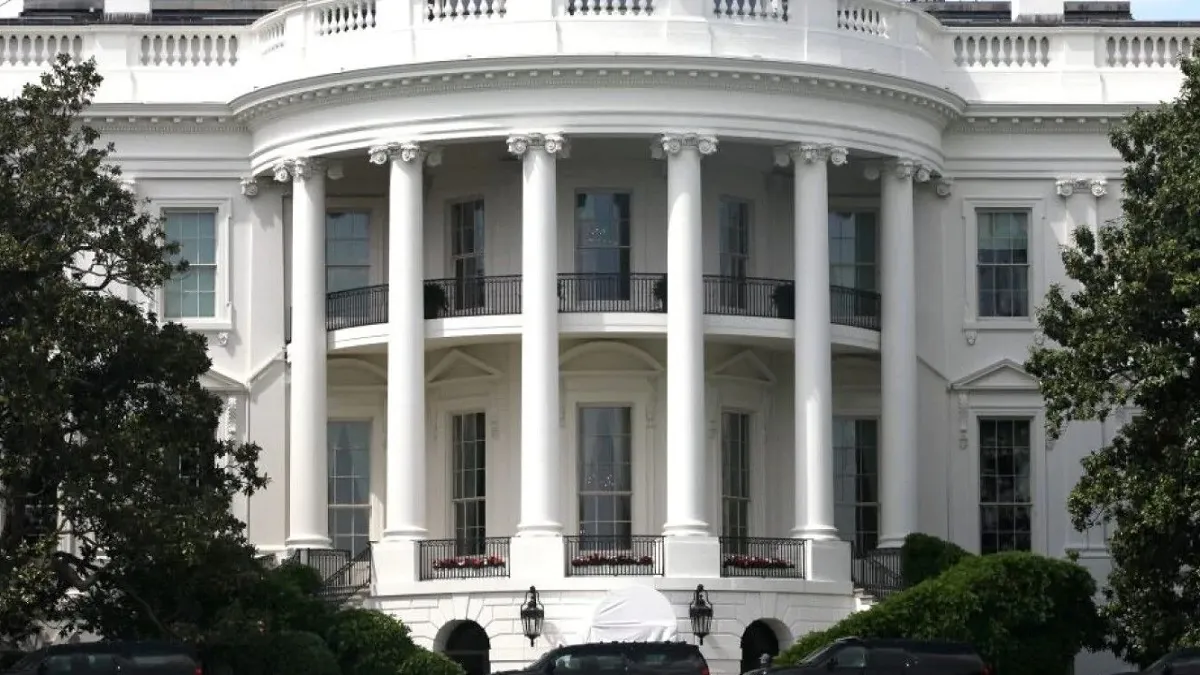 Як Трамп відреагував на українські удари по російських стратегічних літаках? Речниця Білого дому зробила заяву