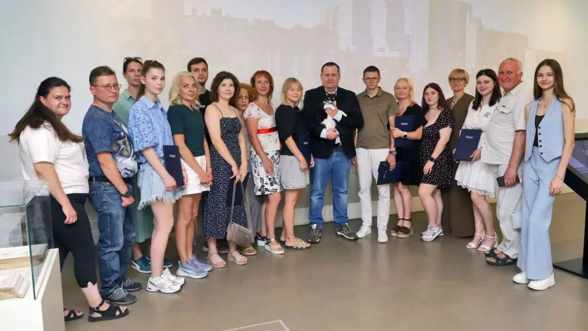 У Дніпрі ветеринарів нагородила кішка і мер міста: світлина Бориса Філатова та вусатої красуні
