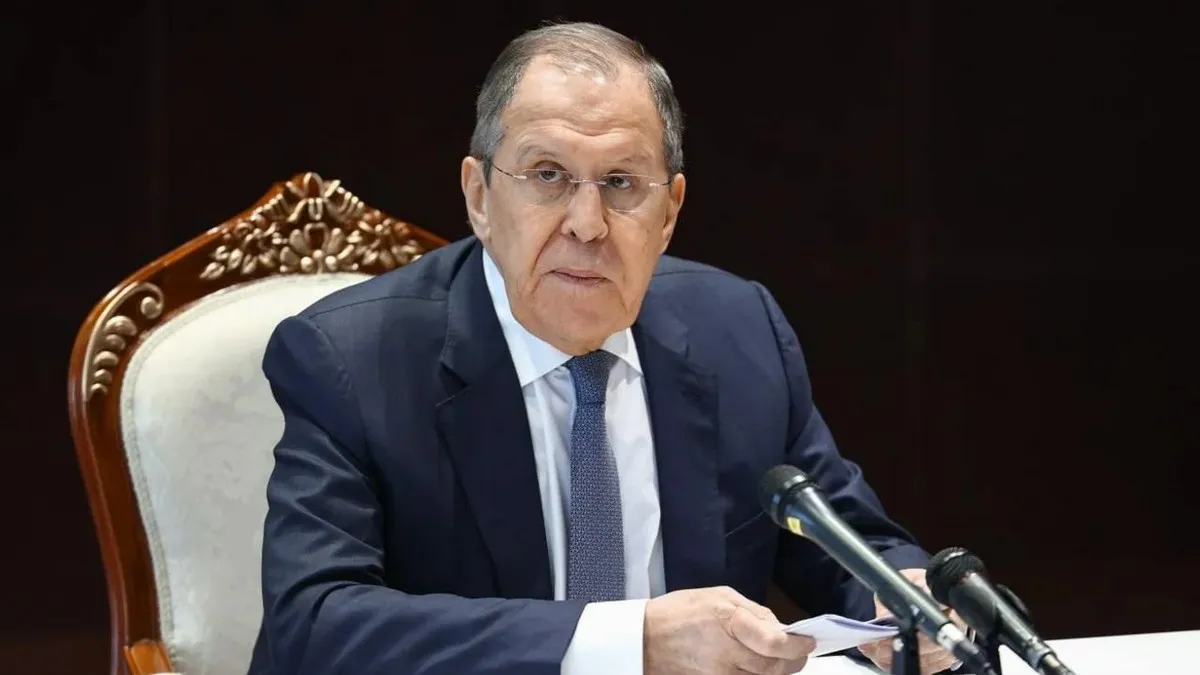 Притягнув СРСР до США: представник делегації РФ Лавров здивував своїм светром на Алясці – відео
