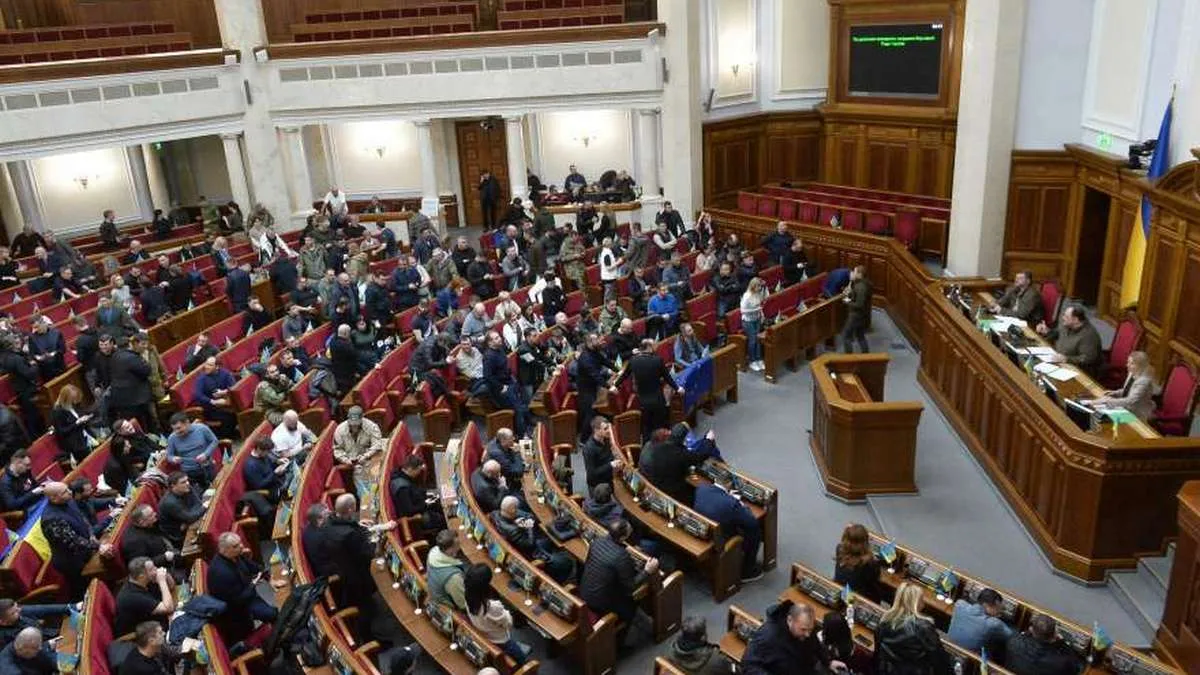 Цензура чи захист прав людини? У Раді зареєстрували новий законопроект, що може обмежити свободу слова 