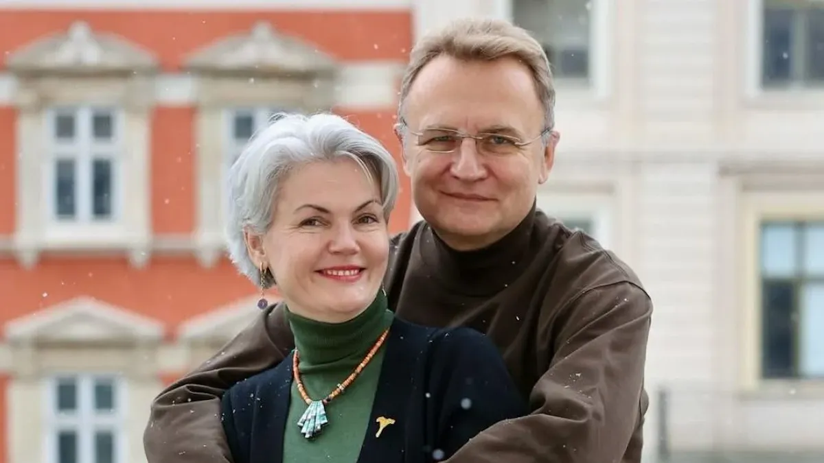 «Ці гроші нині годують всю родину»: Андрій Садовий розповів, де працює його дружина