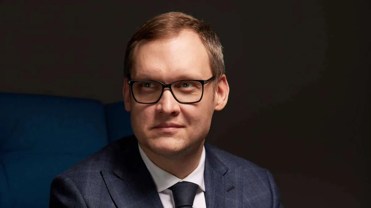 Колишній заступник Єрмака має сплатити 18 мільйонів застави: за що обрали запобіжний захід Андрію Смирнову