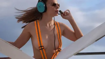 З огляду на суспільний резонанс: консулку України в Домінікані відкликали через скандал з голими фото