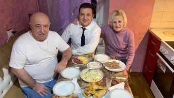 «Не хоче з тобою говорити»: Володимир Зеленський розповів про непорозуміння з матір'ю через графік