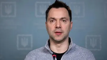 Зеленський запровадив санкції проти Арестовича: хто ще у переліку 