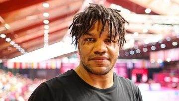 «У мене вдома п’ять градусів»: нардеп Жан Беленюк поскаржився на проблеми з опаленням