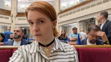 Півтори години стукала в двері: у Верховній Раді розгорівся новий скандал із Безуглою – Береза повідомив деталі