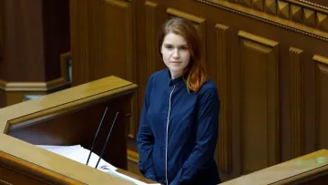 «Мобілізувався для картинки, карма»: Безугла цинічно відреагувала на обстріл квартири лідера гурту «Антитіла»