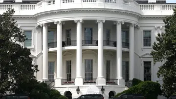 Як Трамп відреагував на українські удари по російських стратегічних літаках? Речниця Білого дому зробила заяву