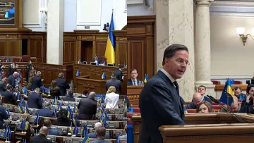 Порошенко, Тимошенко та Арахамія: третина нардепів не прийшла у Раду, проігнорувавши виступ Генсека НАТО