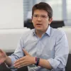 Кандидата в президенти Колумбії розстріляли під час мітингу, він у критичному стані: момент потрапив на відео