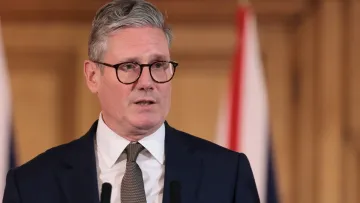 Підпал будинку премʼєра Британії: Лондон підозрює, що українців та румуна завербувала РФ