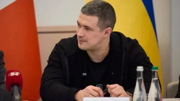 В Україні вперше створили цифрового двійника міністра за допомогою ШІ: розповідаємо, як з ним поспілкуватися