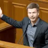 «Шістка» з посвідченням»: Олексій Гончаренко запевняє, що має докази співпраці Дениса Бігуса з СБУ