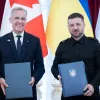 Зеленський підписав безпекову угоду з Канадою: вона включає фінансування виробництва зброї 