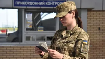 Які документи потрібні чоловікам 18-22 до для виїзду за кордон: коментар представника ДПСУ