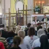 Українці та поляки разом молилися у Луцьку: що змусило наших сусідів приїхати на Волинь до церкви