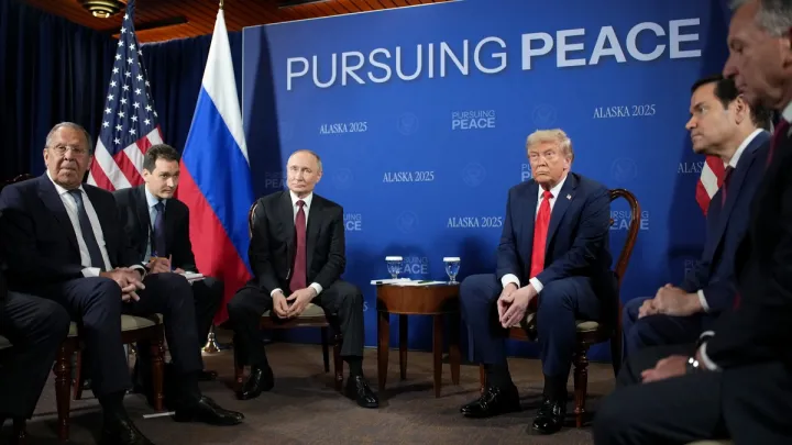 Зустріч Трампа з Путіним: чим закінчились переговори – заяви президента США та диктатора РФ 