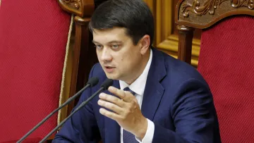 Шмигаль разом з Кабміном йдуть у відставку? Нардеп Разумков запустив процедуру усунення уряду – що відомо