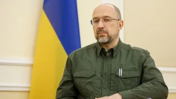 Переполох у Кабінеті міністрів: Шмигаль власноруч написав заяву про відставку – фотодоказ