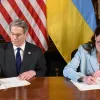 Україна і США підписали угоду про надра: сторони назвали основні положення документа 
