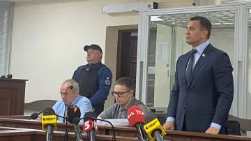 Суд обрав Тищенку запобіжний захід у справі щодо кол-центрів: нардеп взяв на засідання дві дуже дивні речі