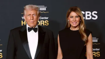 «‎Думаю, вона їх прасує»: Дональд Трамп неочікувано заговорив про білизну дружини Меланії