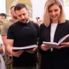 Зеленський із дружиною прийшли на «Книжковий Арсенал»: відомо, які книги купив президент України