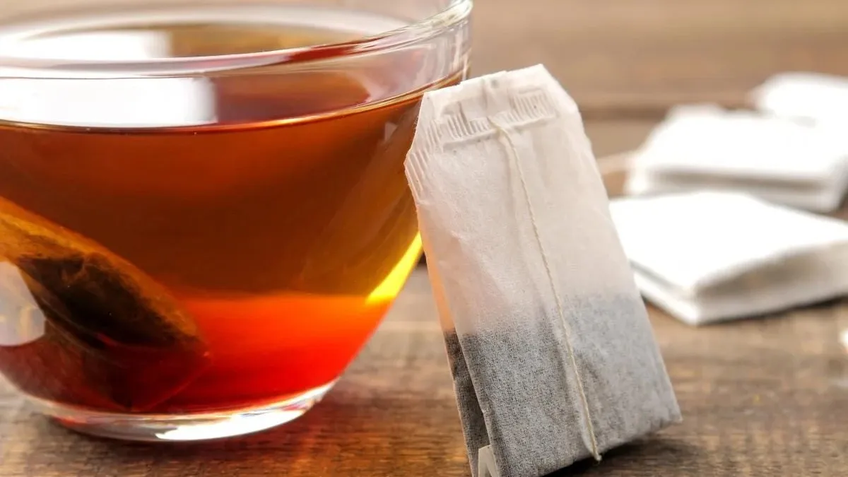 Чому не варто віджимати чайний пакетик: топ-3 причини заварювати улюблений напій інакше