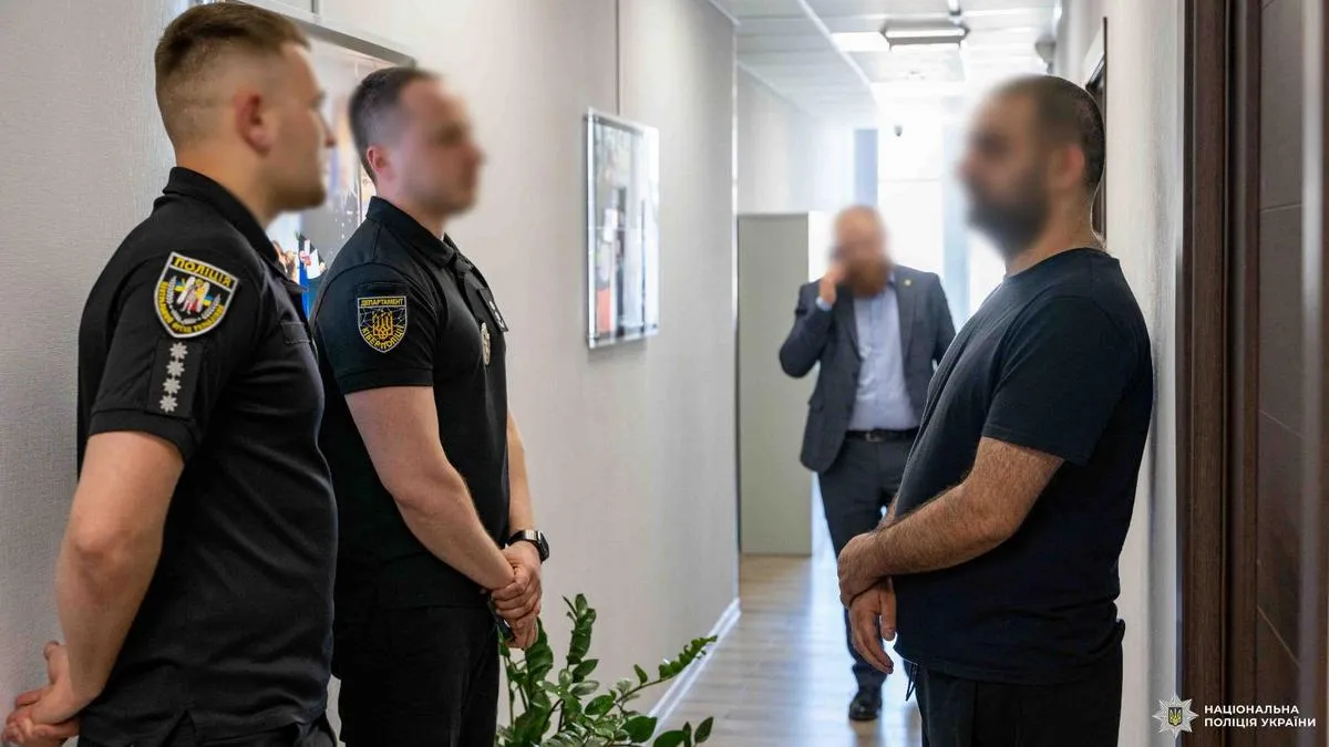 Розшукувався ФБР, а затримали у Києві: у столиці спіймали хакера, який тероризував компанії по всьому світу