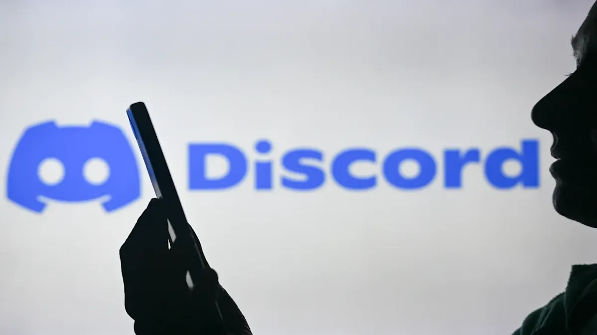 Витік паспортних даних після зламу підрядника техпідтримки Discord: чим це загрожує геймерам усього світу