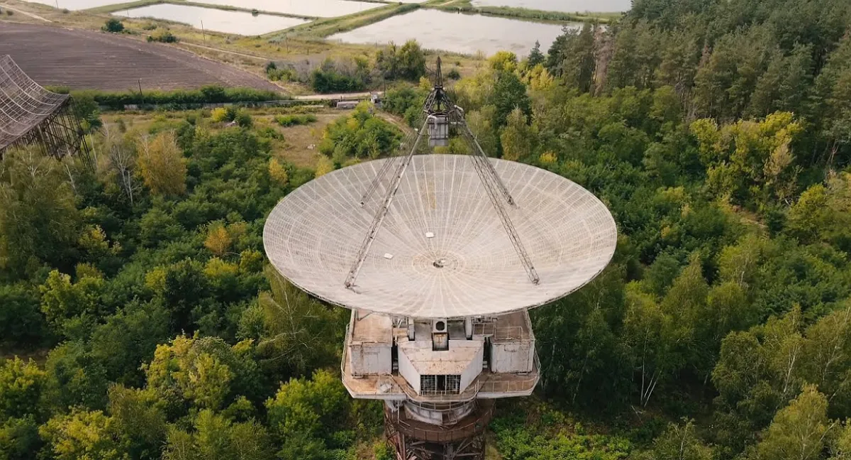 Гігантська «тарілка» у Змієвських лісах: що зараз із найбільшою в СРСР антеною для прослуховування космоса