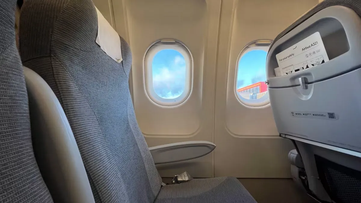 Авіакомпанії довелося скасувати десятки рейсів через неправильне прибирання салону літаків: деталі ситуації