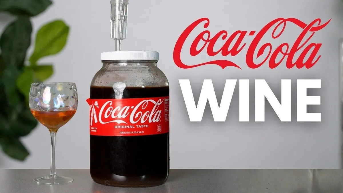 Дослідникам вдалося перетворити Coca-Cola у міцне вино: що за технології вони використали і як повторити вдома