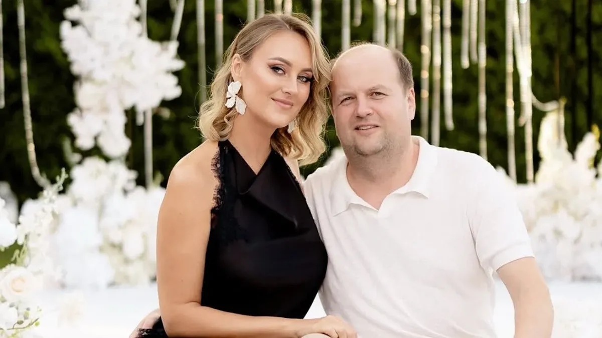 «Люблю тебе сьогодні більше, ніж учора»: Віктор Бронюк зворушливо привітав дружину з днем народження
