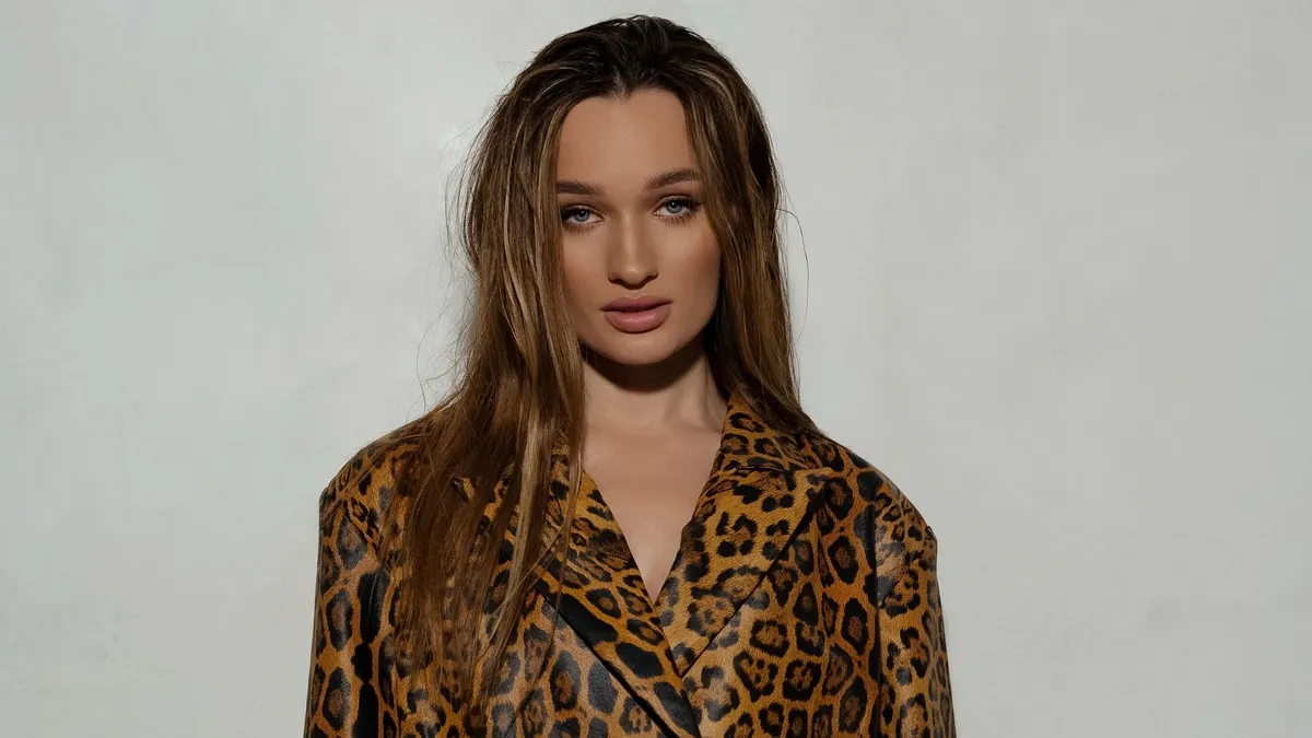 Чайлдфрі, яка стане мамою: Diana Gloster здивувала фанів новим треком і вагітністю