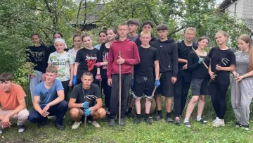 Неймовірний вчинок молоді: на Волині учні старших класів влаштували сюрприз для мами захисника
