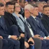 Шкарпетка на саміті: чим румунський президент розсмішив лідерів у Карпатах