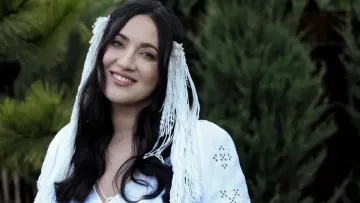 Соломія Вітвіцька здивувала архівними кадрами: як ведуча виглядала під час першого ефіру на ТСН 15 років тому