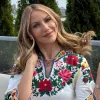 Українські мотиви на новий лад: Леся Нікітюк у цікавій вишиванці привітала українців зі святом